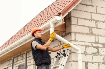 Pose et remplacement de gouttières à Travaillan