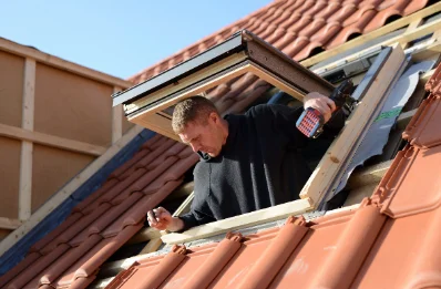 Pose de fenêtres de toit Velux à Travaillan